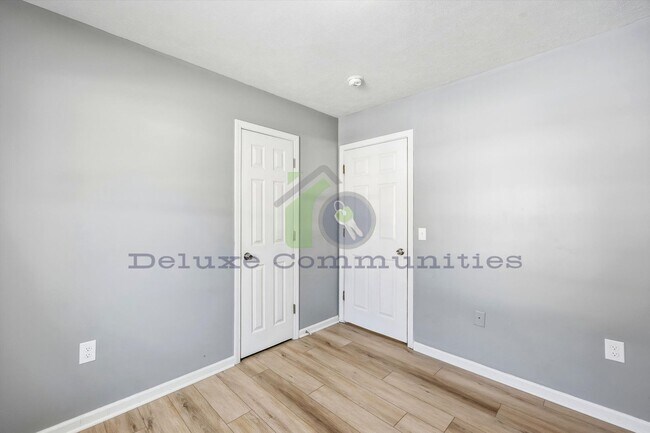 Building Photo - Spacious 3 Bedroom Single Family Home Near Downtown GR | $1795