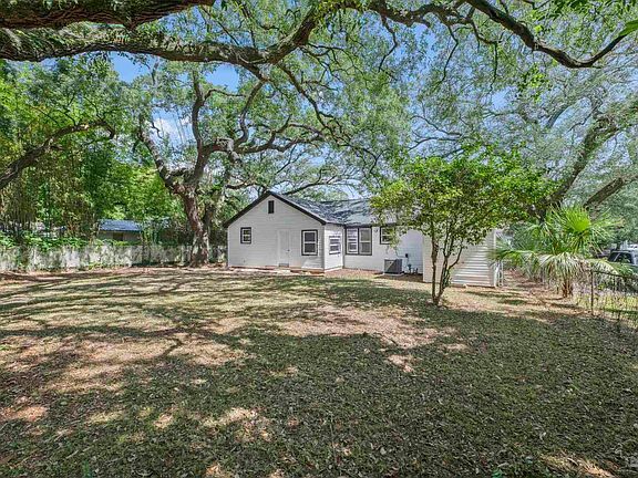 Building Photo - 908 E Lee St