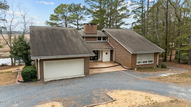 Building Photo - 642 Azalea Dr