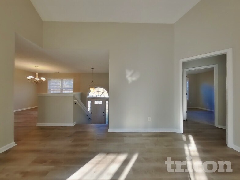 Building Photo - 45 Shenandoah Ln