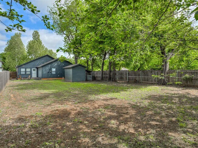 Building Photo - 1608 NW 7th St