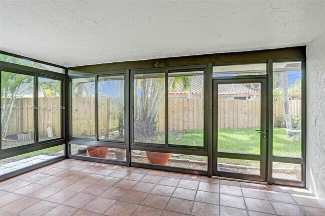 Building Photo - 7425 Silver Woods Ct