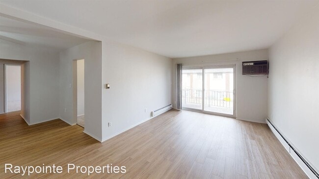 Building Photo - 2 br, 1 bath Apartment - 3210 Greenfield Rd