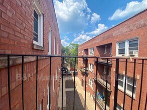 Building Photo - 1059 W Dakin St