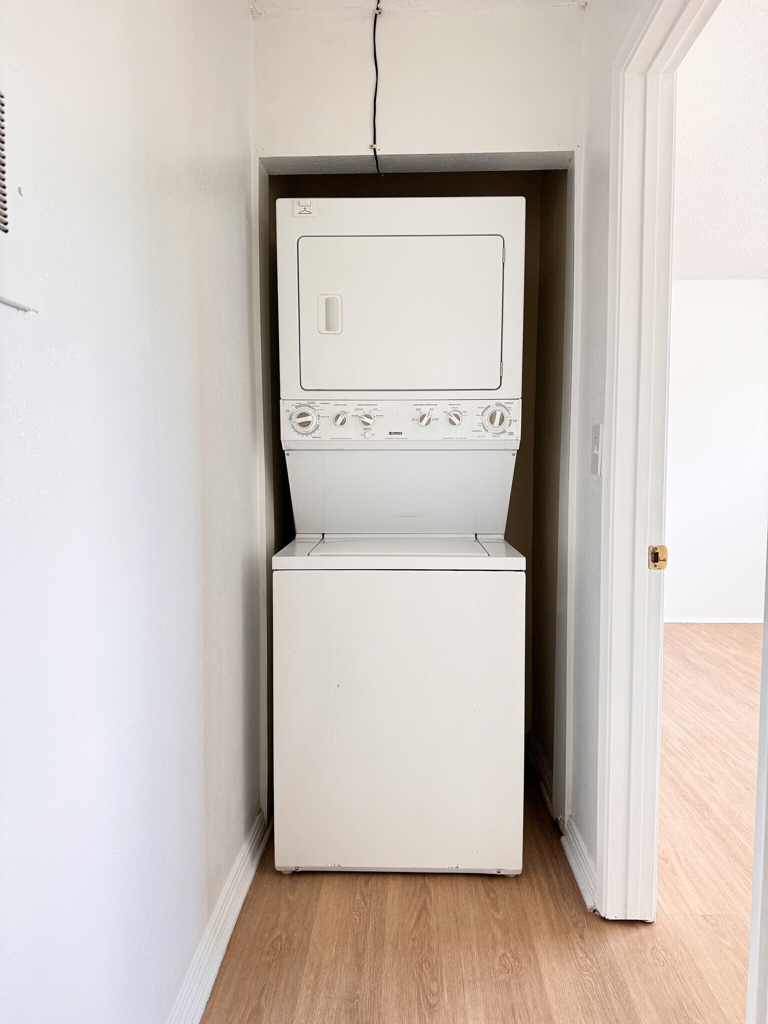 Building Photo - 460 Vista Ave