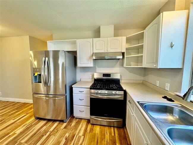 Building Photo - Charming Ranch Style Home Near Parmer Lane...
