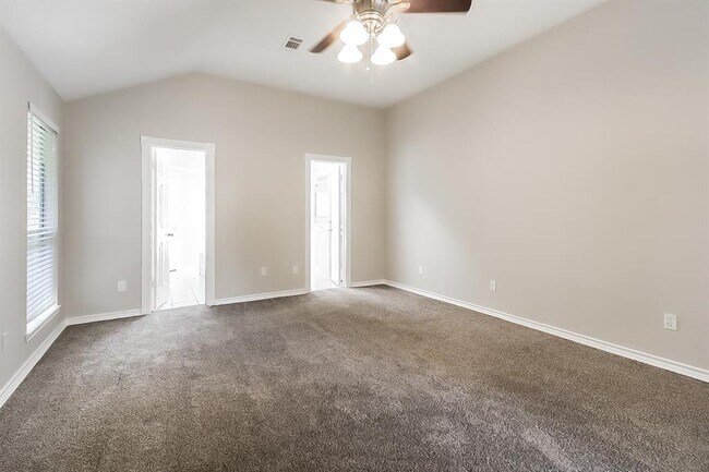 Building Photo - 2622 Eaglenest Ln