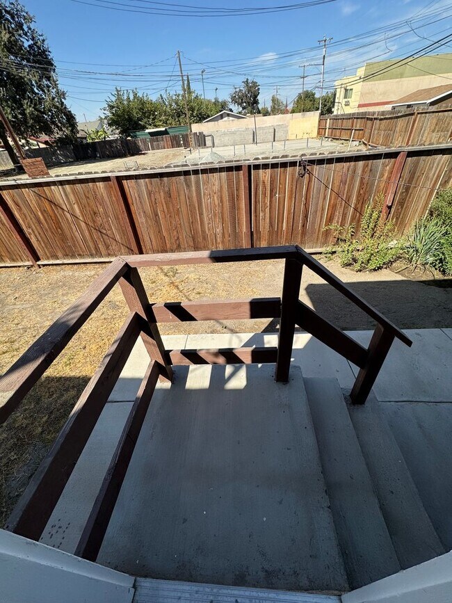 Building Photo - 4062