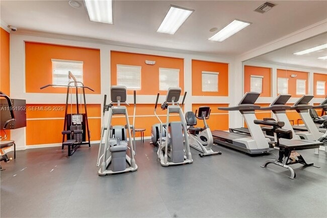 Building Photo - 6020 W Sample Rd