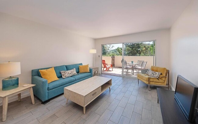 Building Photo - 1066 Miramonte Dr