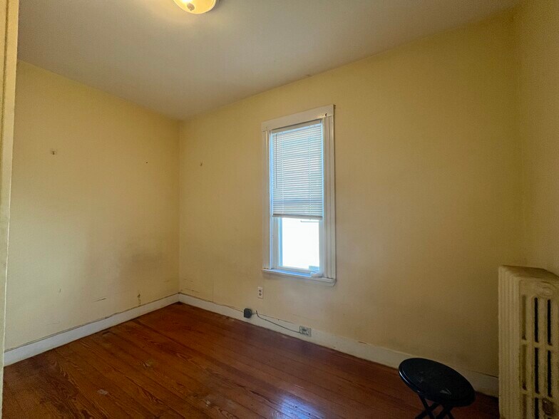 Building Photo - 49 Beech Glen St