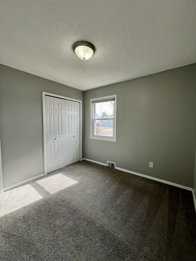 Building Photo - 3266 S Stella Ct