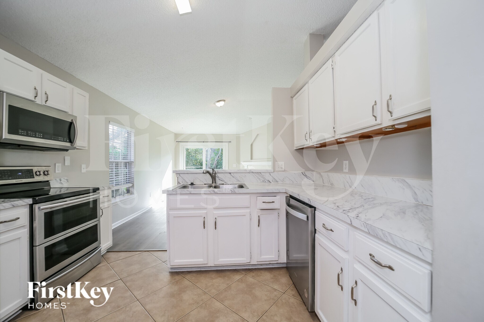 Building Photo - 1332 Wilshire Ct S