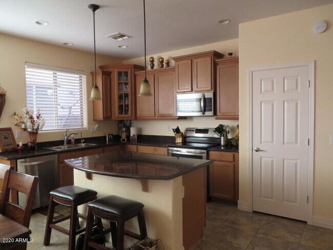 Building Photo - 4413 W Heyerdahl Dr