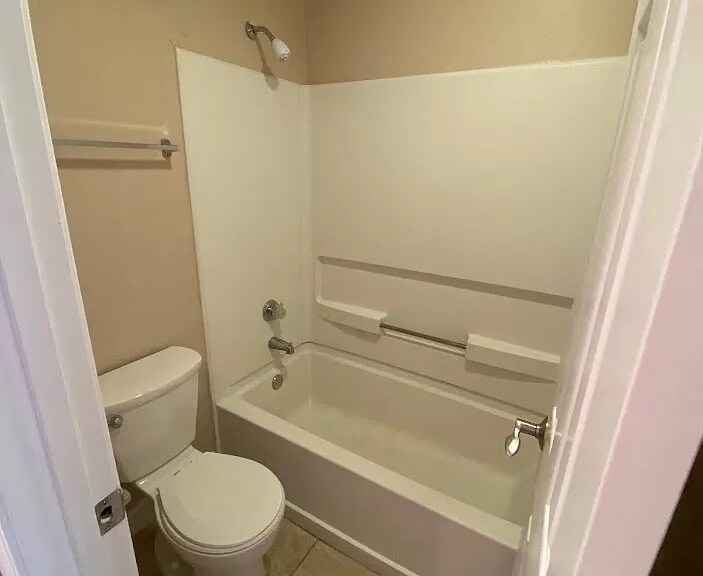 Building Photo - 652 Carrier Dr