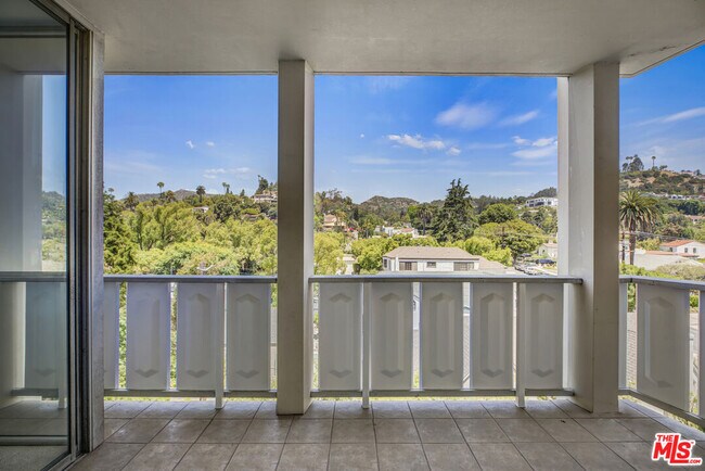 Building Photo - 4455 Los Feliz Blvd