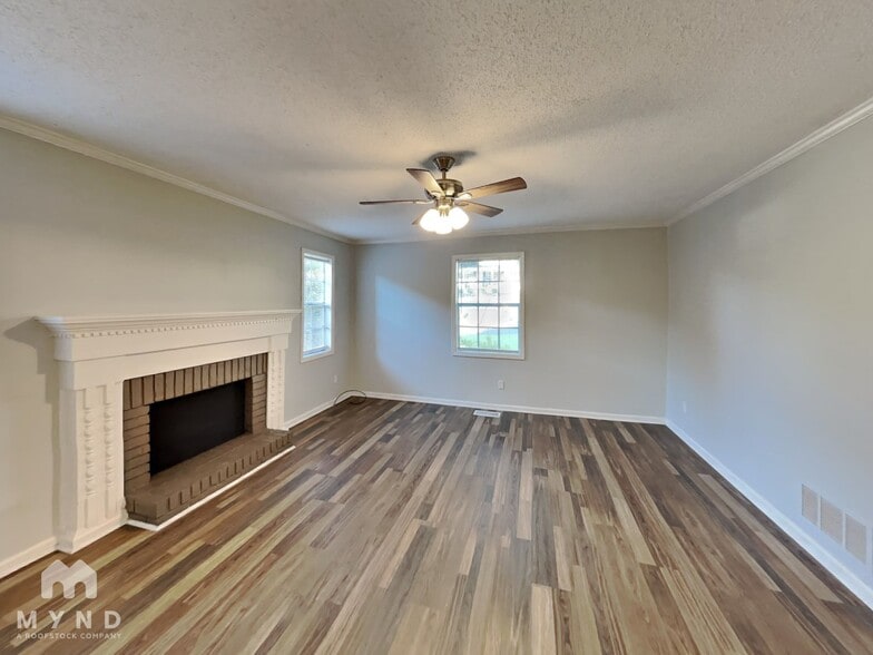 Building Photo - 1438 Cabin Hill Rd
