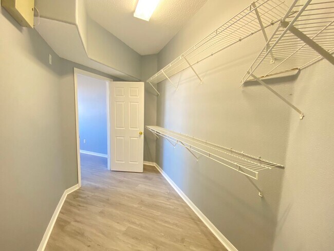 Building Photo - 13431 Meadow Bay Loop