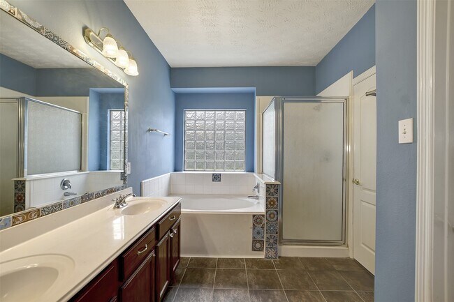 Building Photo - 2013 Lulach Ln