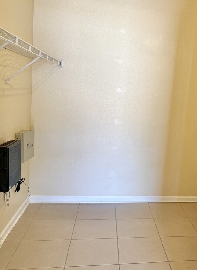 Building Photo - 10538 Villa View Cir