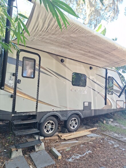 Building Photo - 1455 N Ronald Reagan Blvd