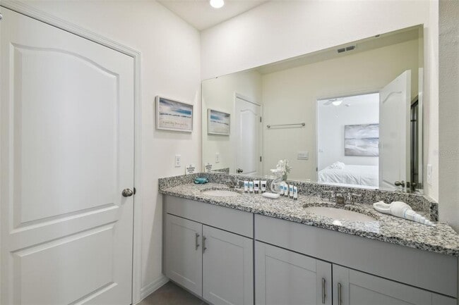 Building Photo - 7704 Oakmoss Loop