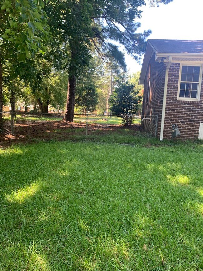 Building Photo - NE RALEIGH 3 BEDROOM BRICK RANCH HOME-