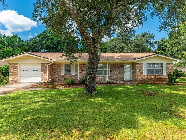 Building Photo - 110 Gardenia Ct NW