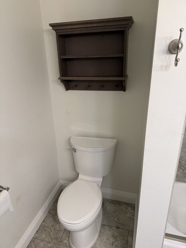 Building Photo - Bright, Beautiful & Fully Updated 3-Bed, 2-Bath Home with Modern Finishes