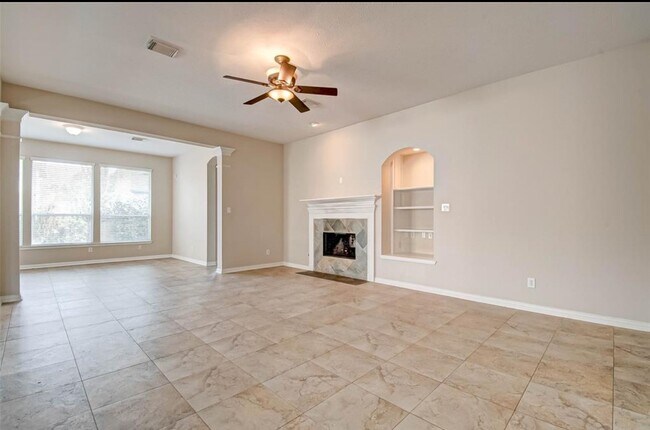 Building Photo - 75 Tapestry Forest Pl