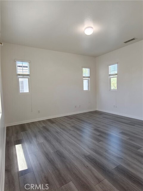 Building Photo - 15765 Lindbergh Ave