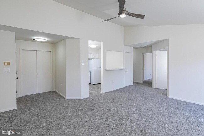 Building Photo - 104 Olympic Ct