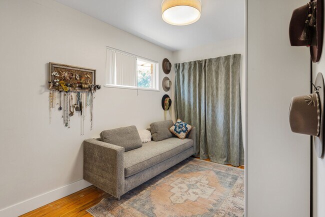 Building Photo - 3815 S Knox Ct