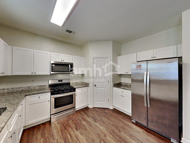 Building Photo - 601 Scotland Dr