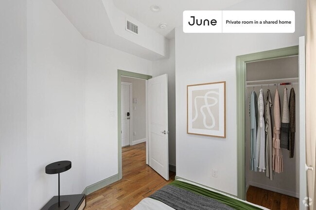Building Photo - 570 Putnam Ave