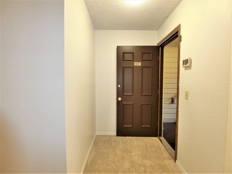 Building Photo - 5842 NE 75th St