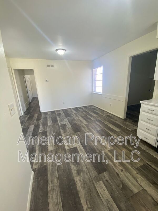 Building Photo - 1598 S 67th E Ave