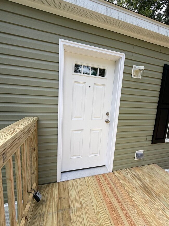 Building Photo - Coming Soon - Secluded 3 Bedroom 2 Bath Home in Spring Grove Schools!