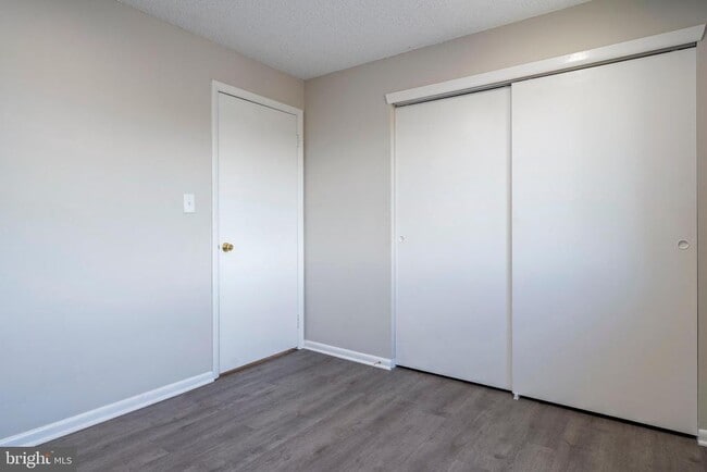 Building Photo - 607 Ravens Crest Dr