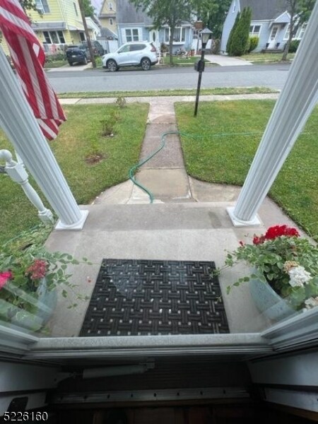 Building Photo - 27 Garwood Ct S