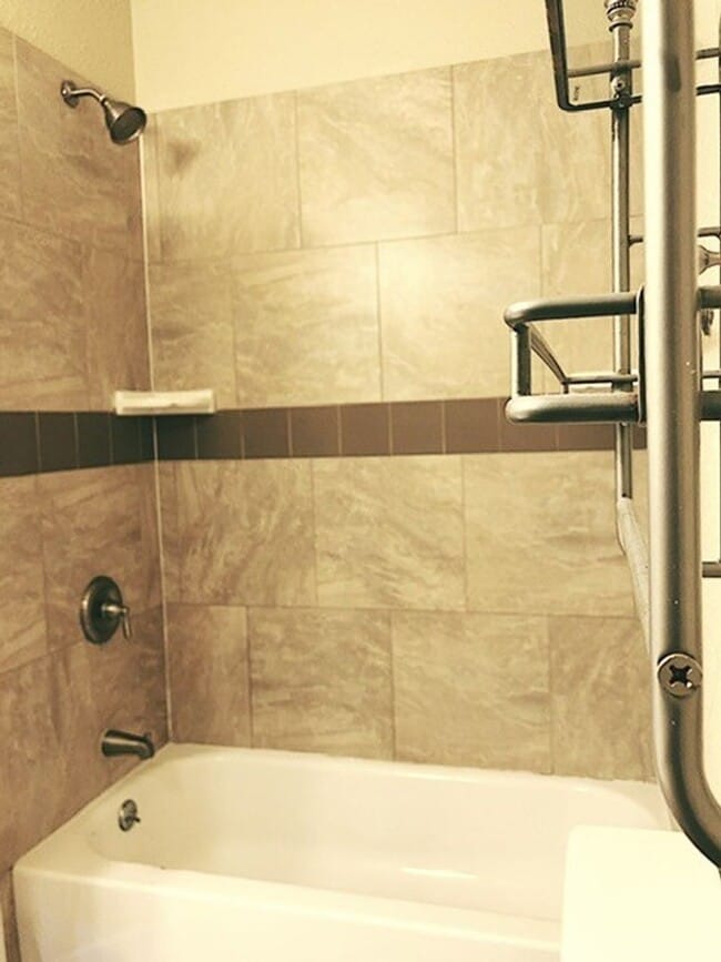 Building Photo - K215 - West University Place #301