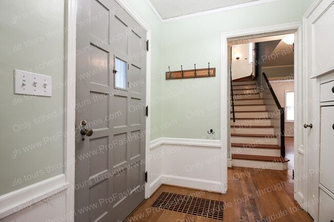 Building Photo - 930 SE 53rd Ave