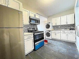 Building Photo - 4 bedroom in BRONX NY 10457