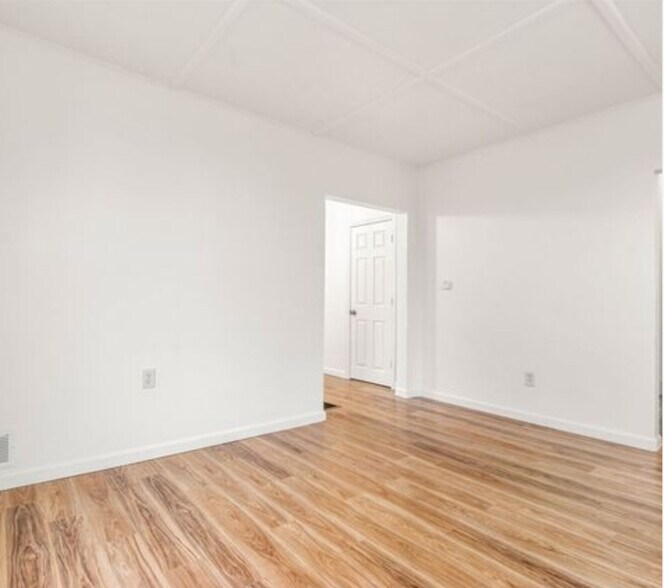 Building Photo - 59 Cedar St