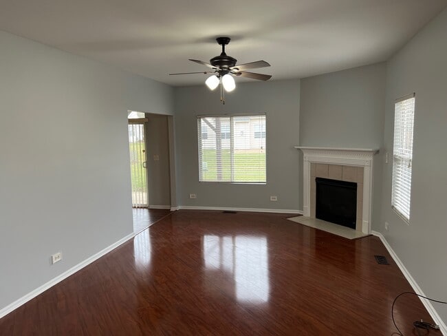 Primary Photo - 1706 Fredericksburg Ln
