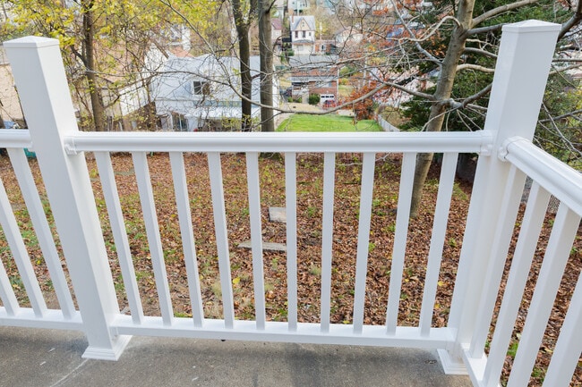 Building Photo - Available AUGUST 2026 - Updated 2 Bedroom Home in Mt. Washington!