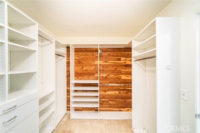 Building Photo - 20 Sirius