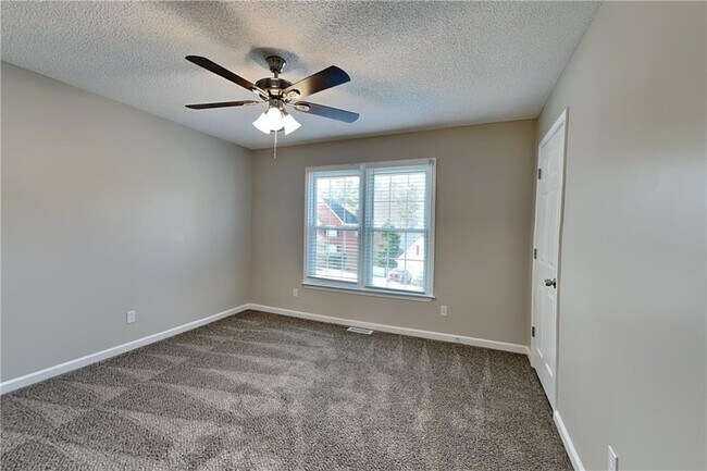 Building Photo - 411 Saddle Brooke Dr