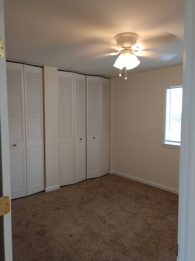 Double Floor to Ceiling Closets in Bedroom - 703 E Oak St