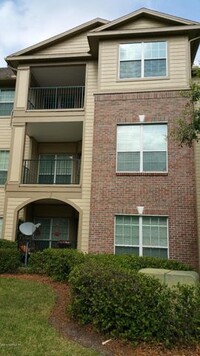 Building Photo - 7800 Point Meadows Dr